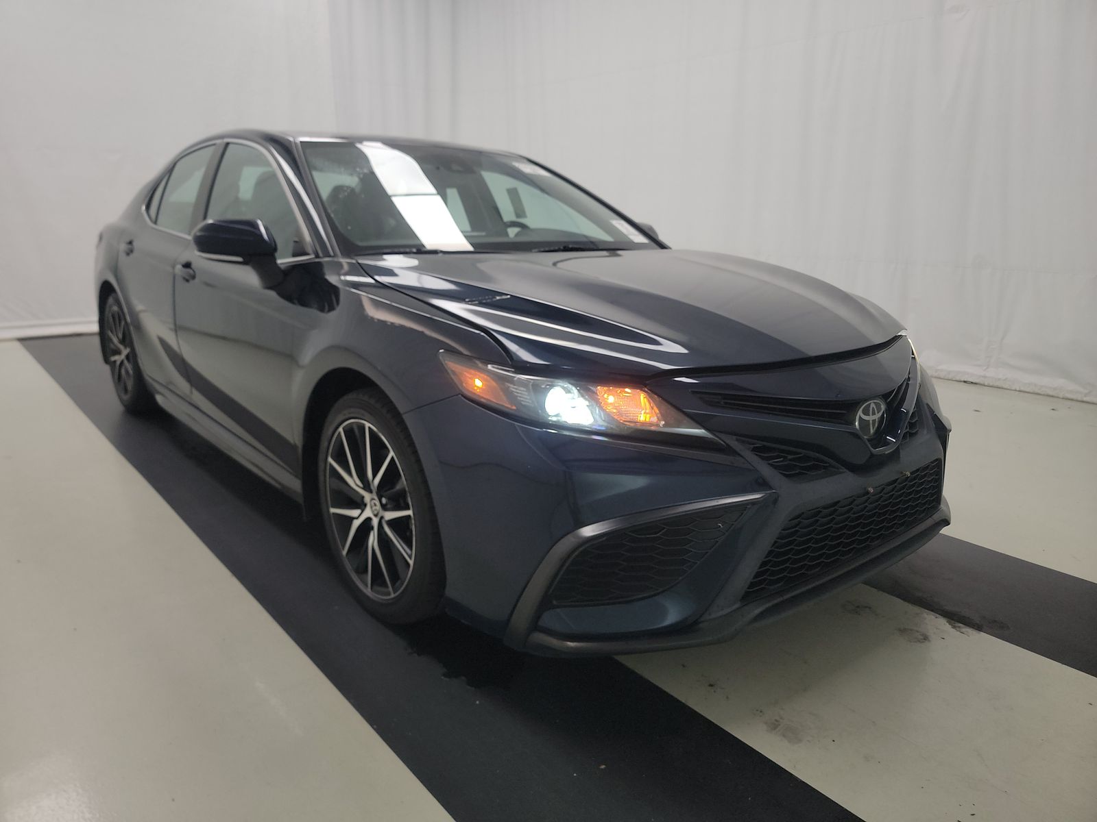 TOYOTA CAMRY - 4