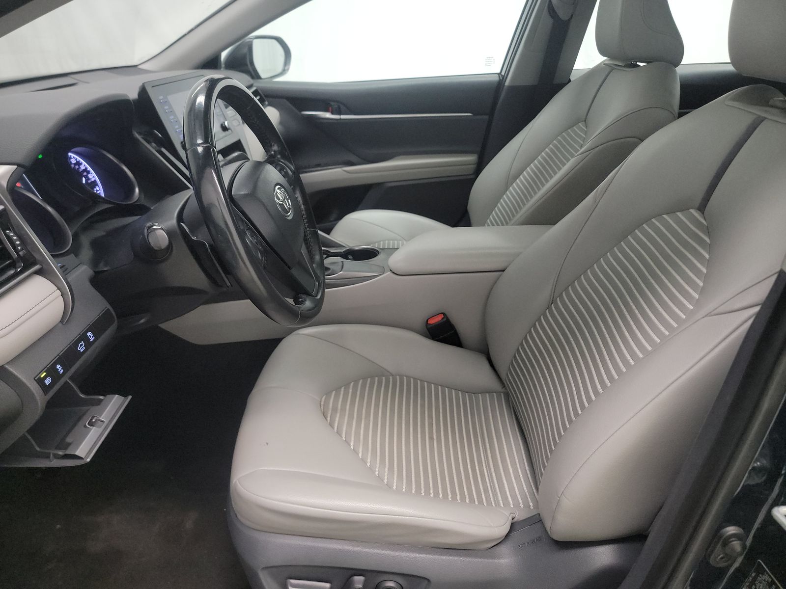 TOYOTA CAMRY - 8
