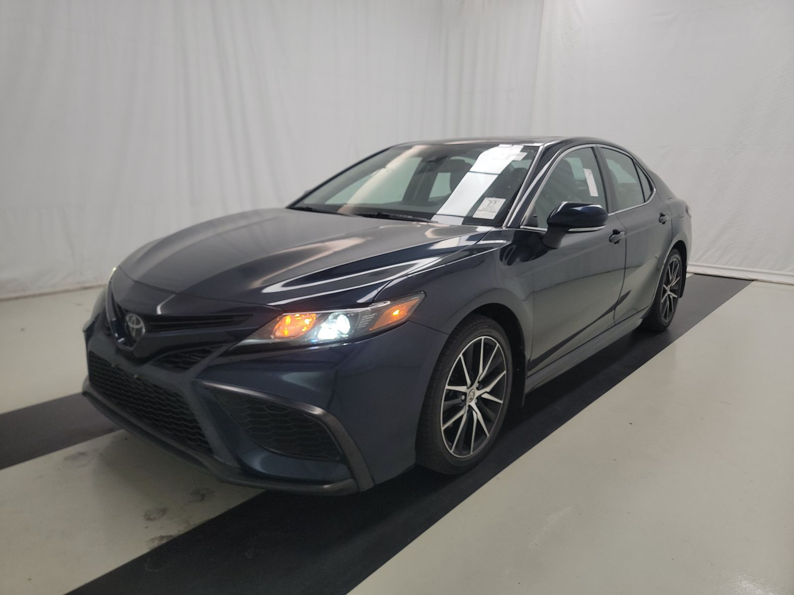 TOYOTA CAMRY - 1