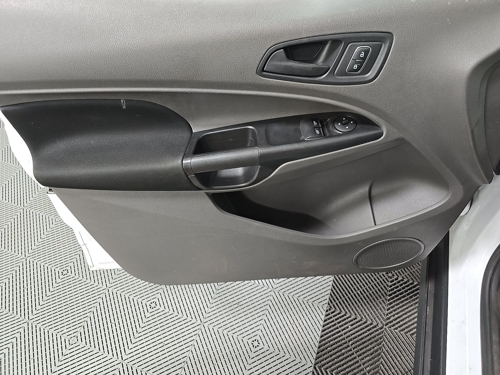 FORD TRANSIT CONNECT - 10