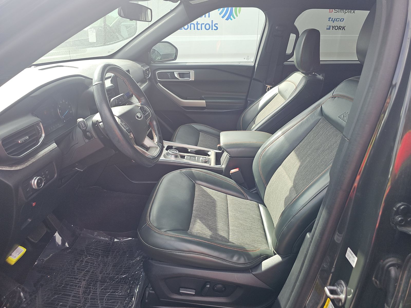 FORD EXPLORER - 8