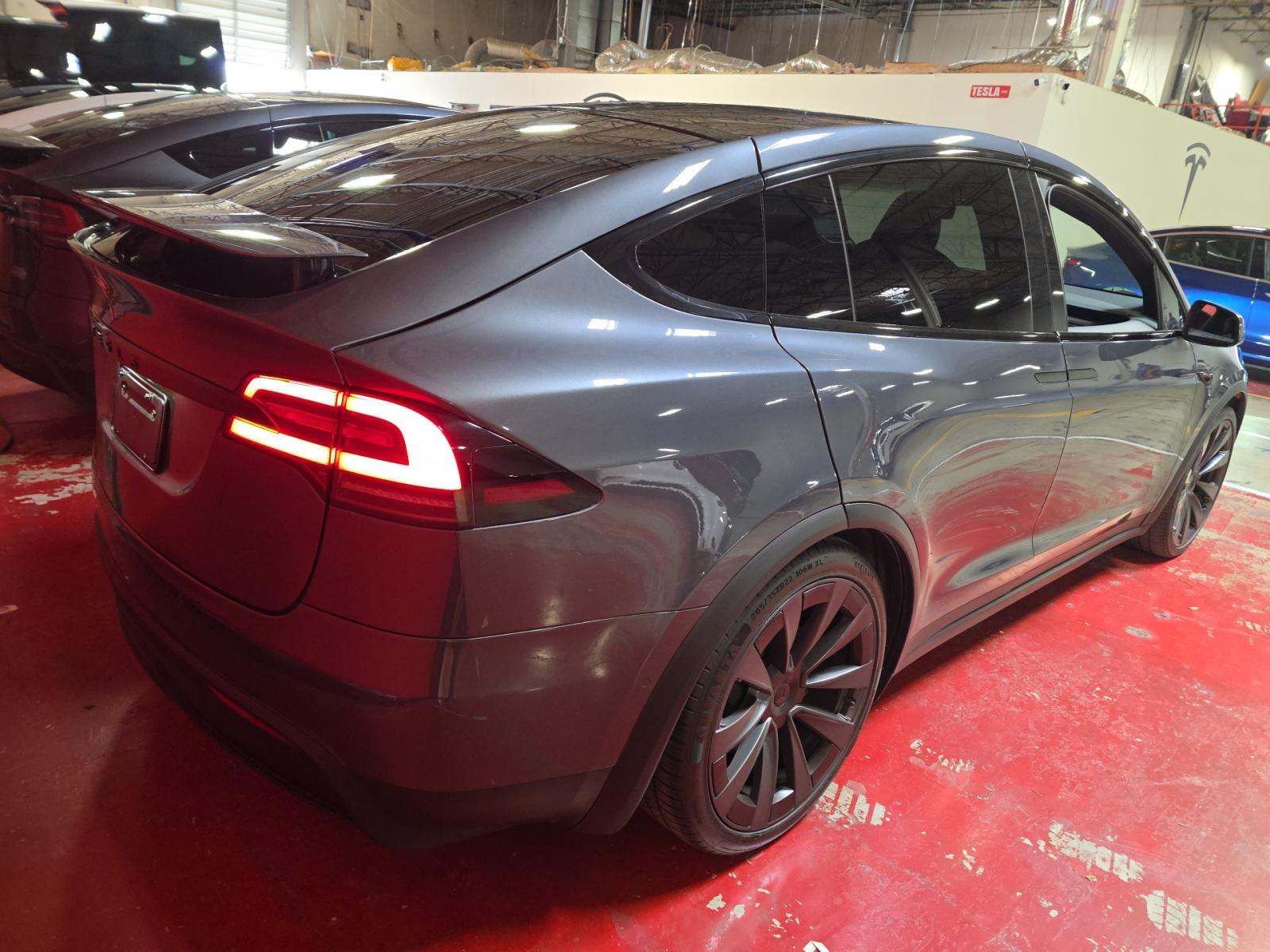 TESLA MODEL X - 3