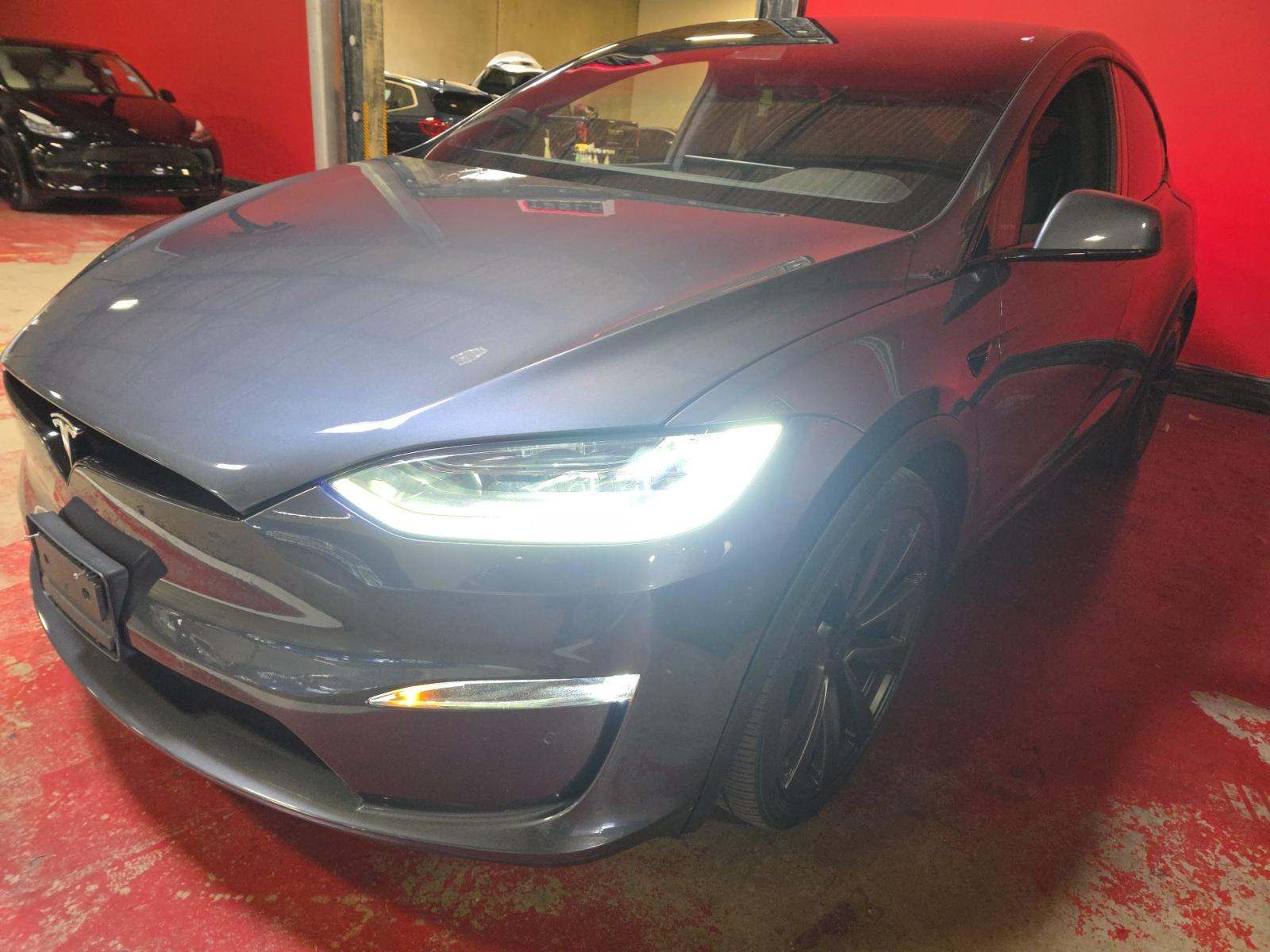 TESLA MODEL X - 1