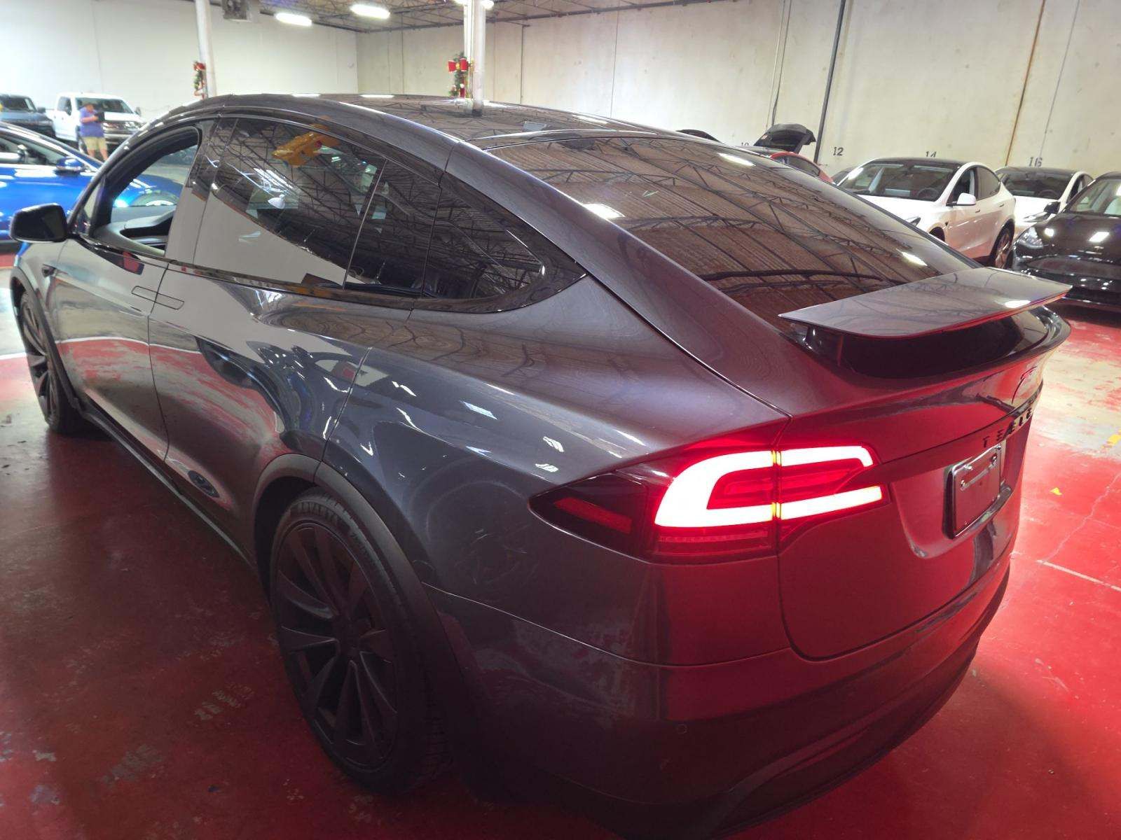 TESLA MODEL X - 4