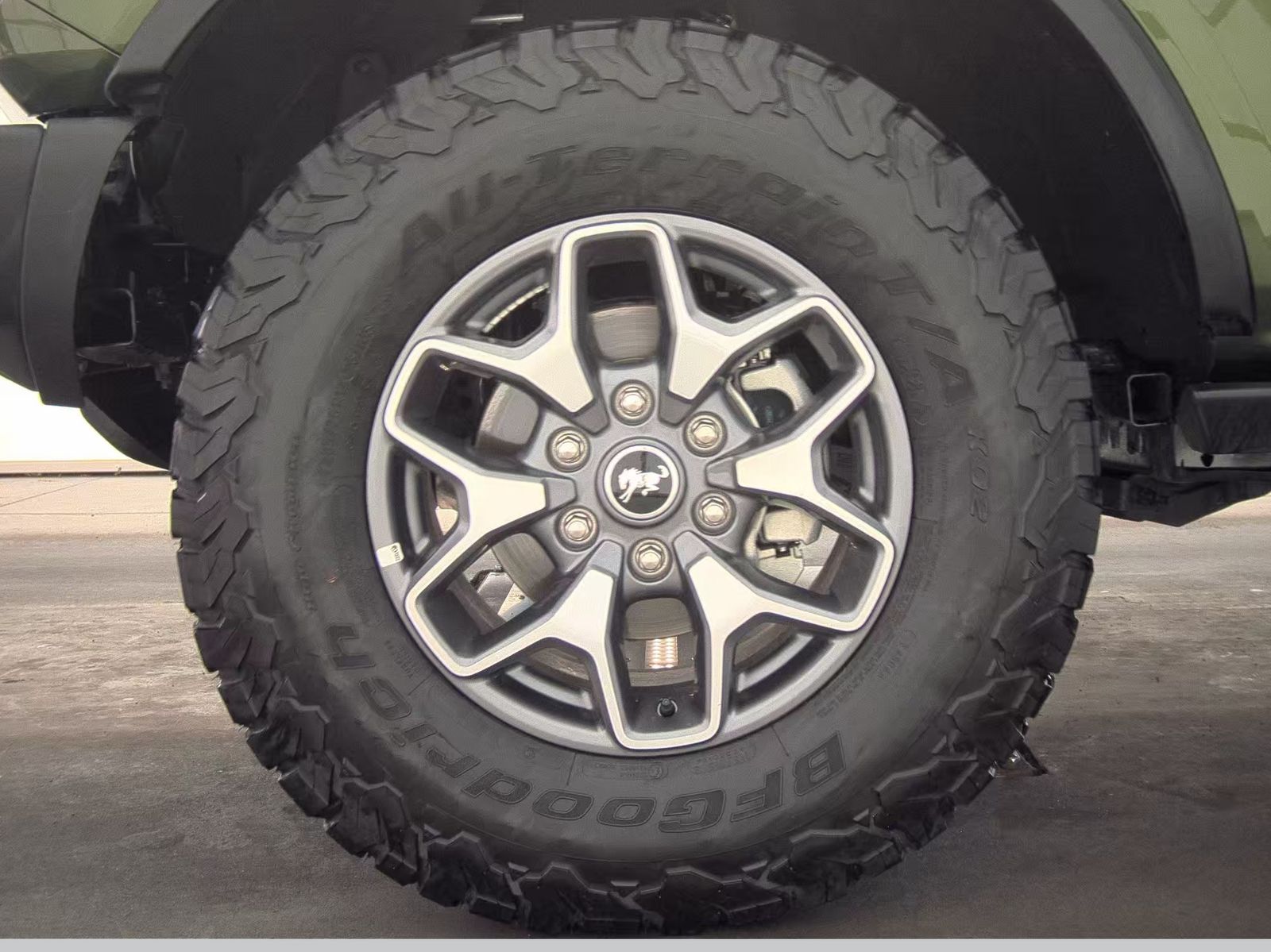 FORD BRONCO - 10