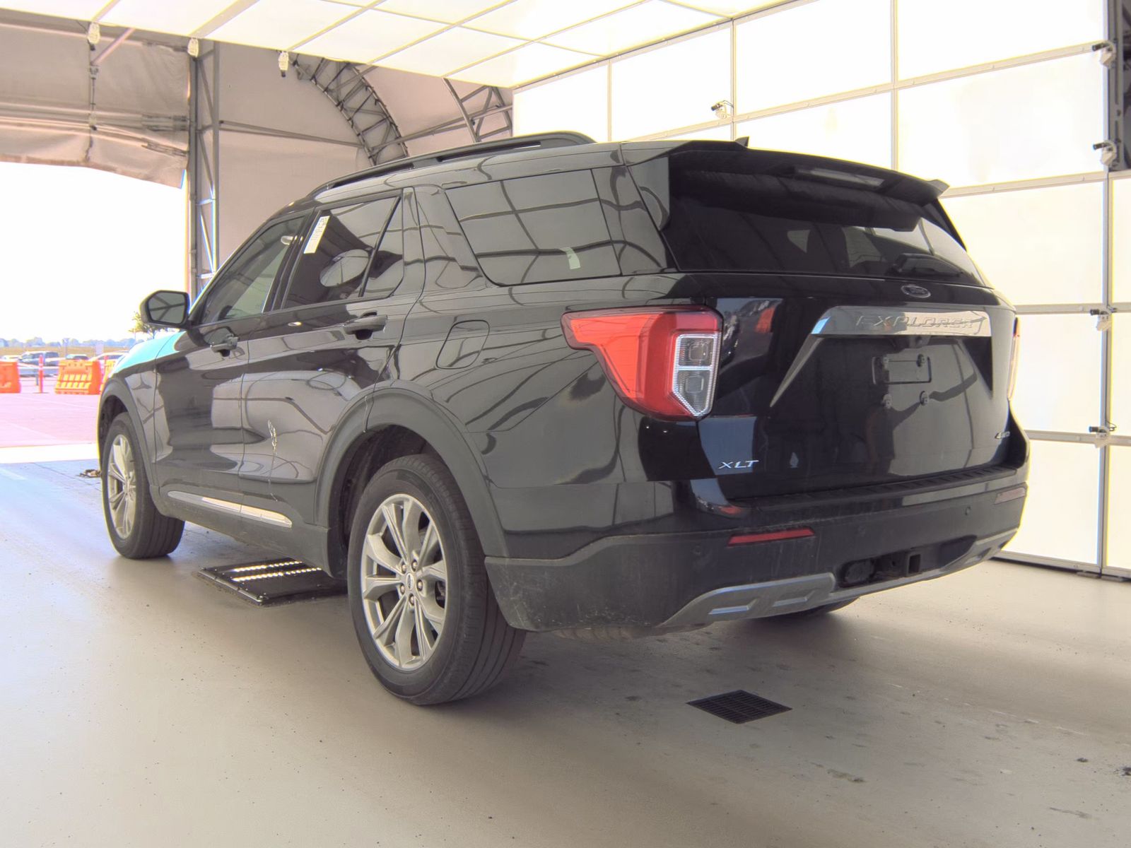 FORD EXPLORER - 9