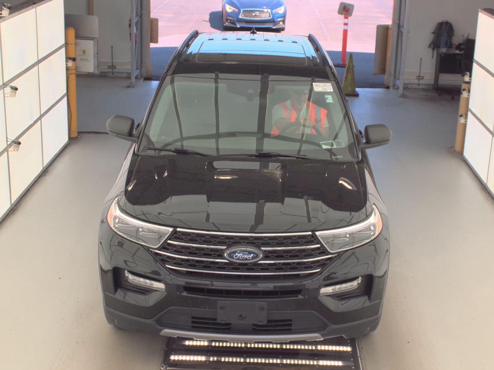 FORD EXPLORER - 3