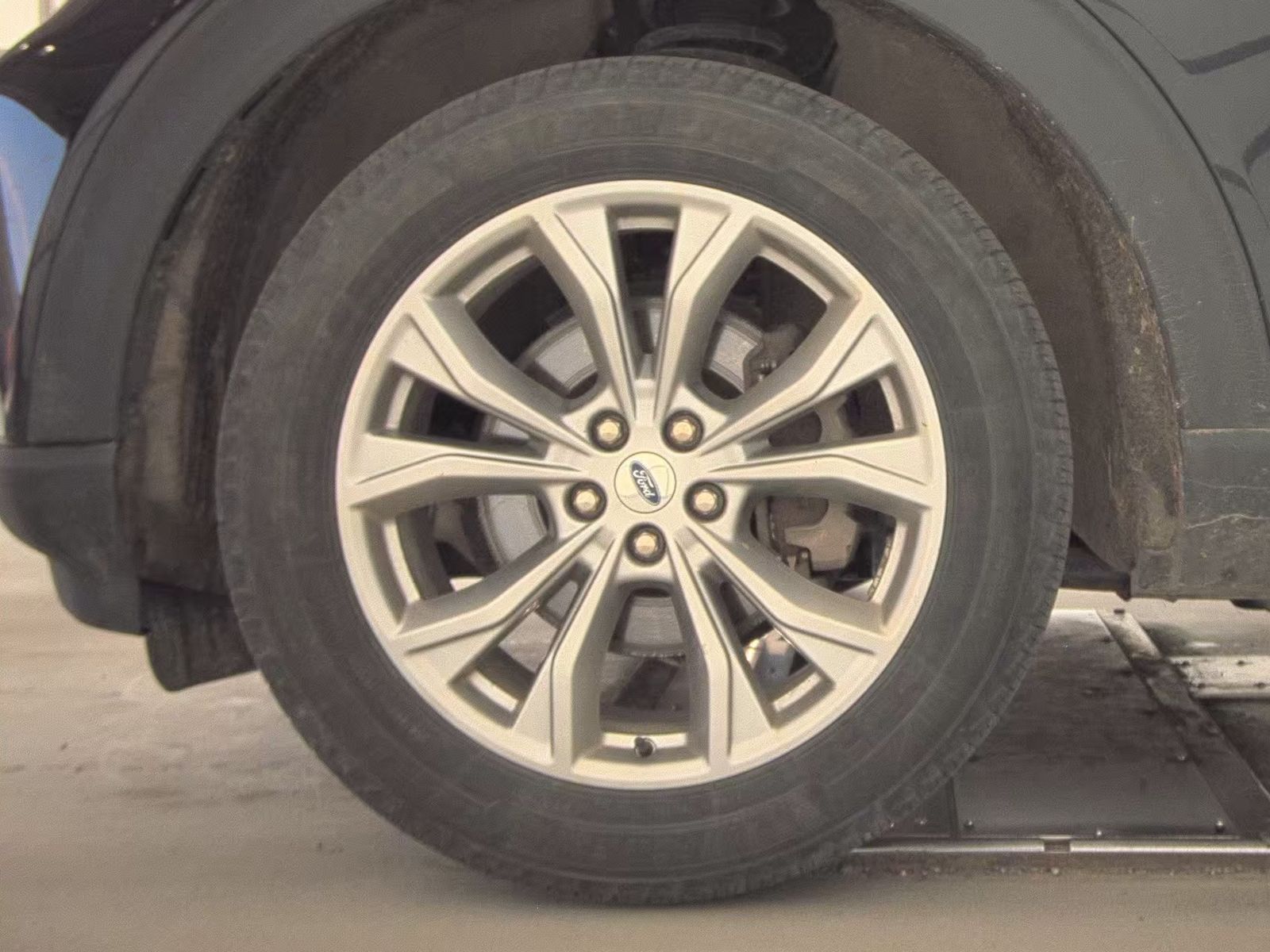 FORD EXPLORER - 10