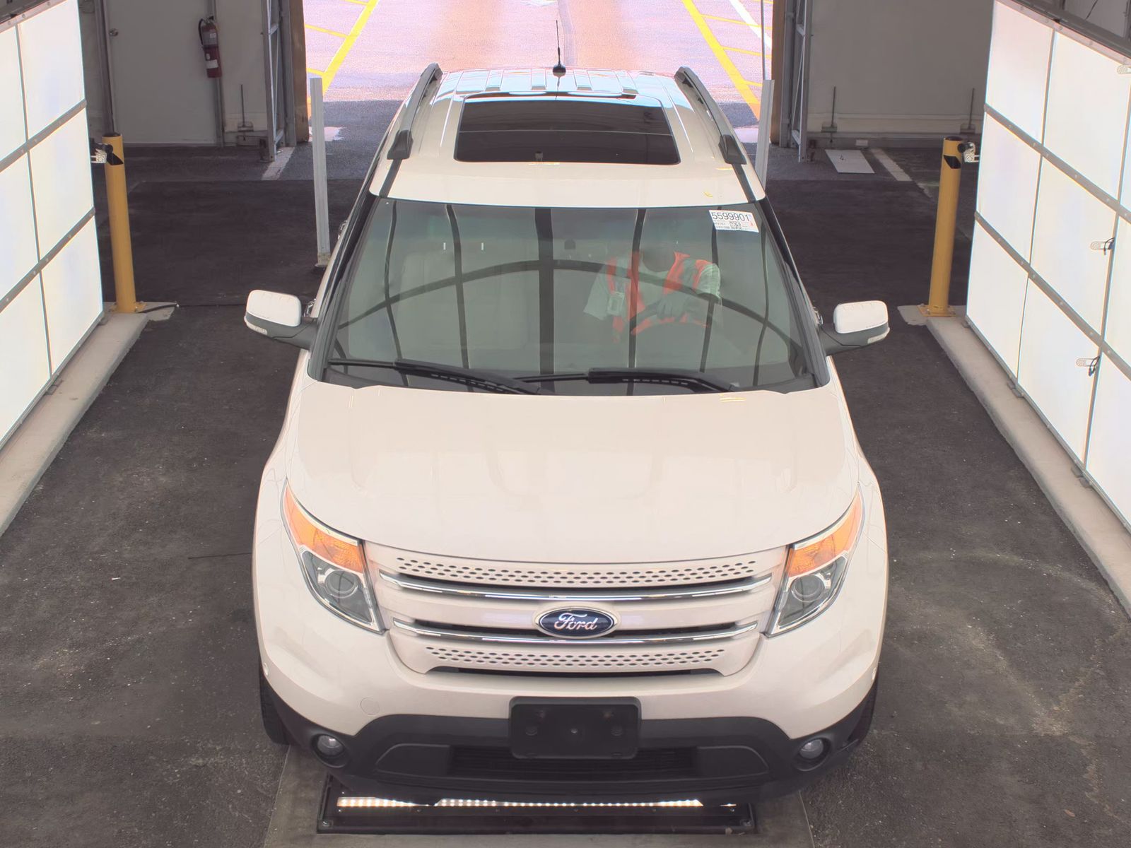 FORD EXPLORER - 3