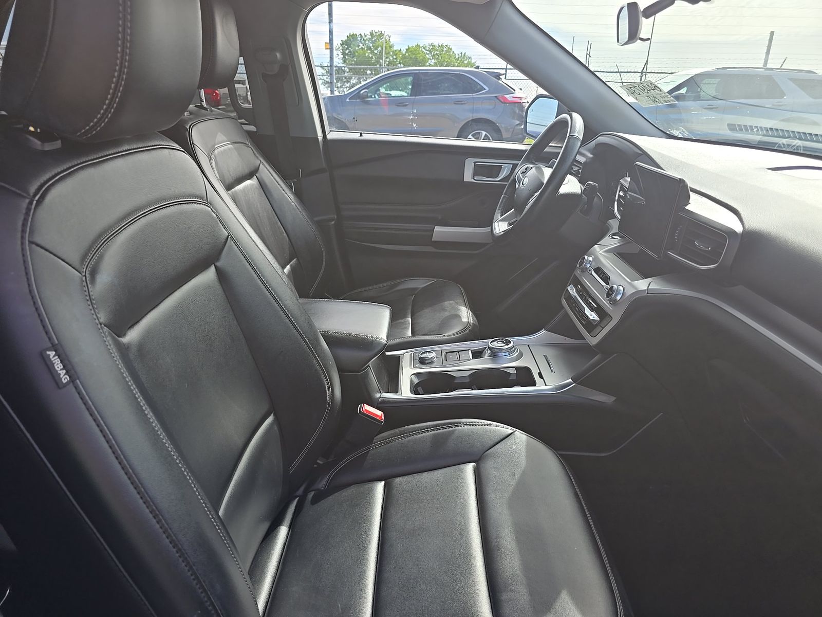 FORD EXPLORER - 9