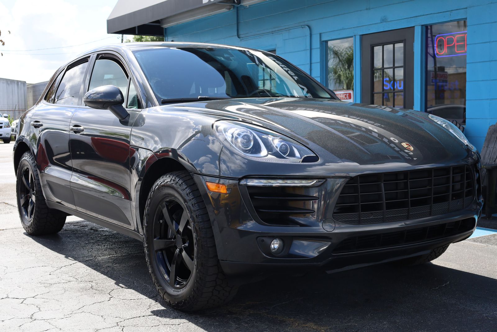 2018 Porsche Macan Base AWD