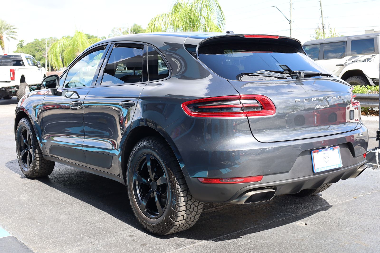 2018 Porsche Macan Base AWD