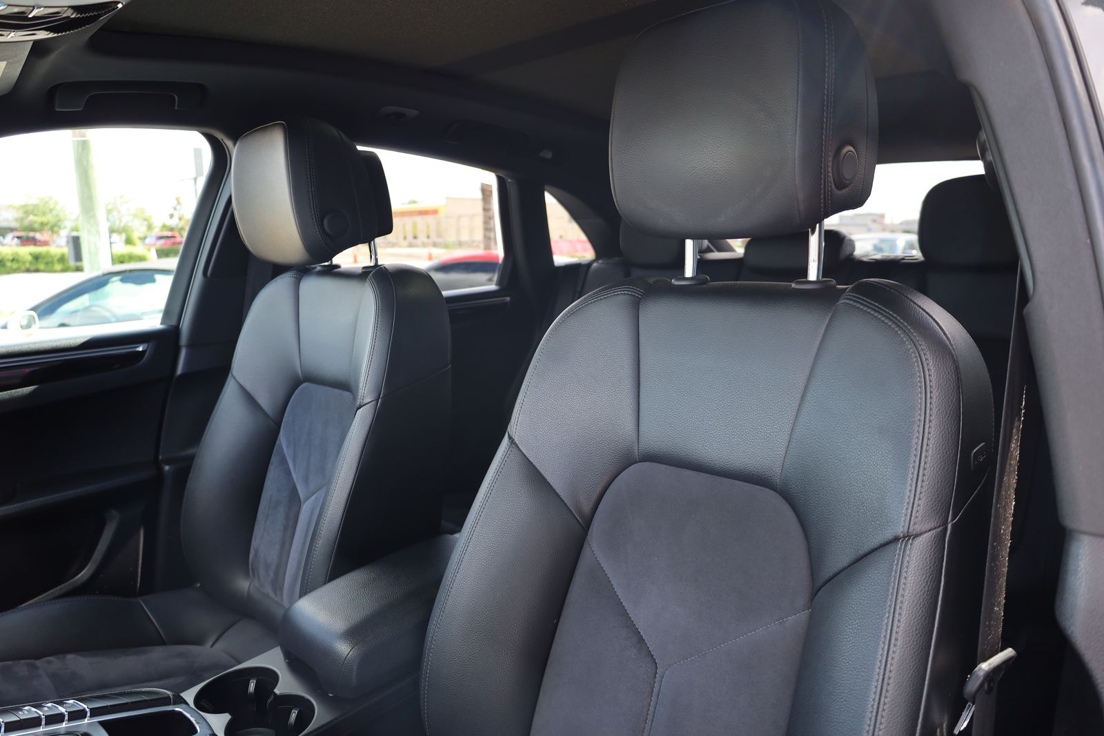 2018 Porsche Macan Base AWD