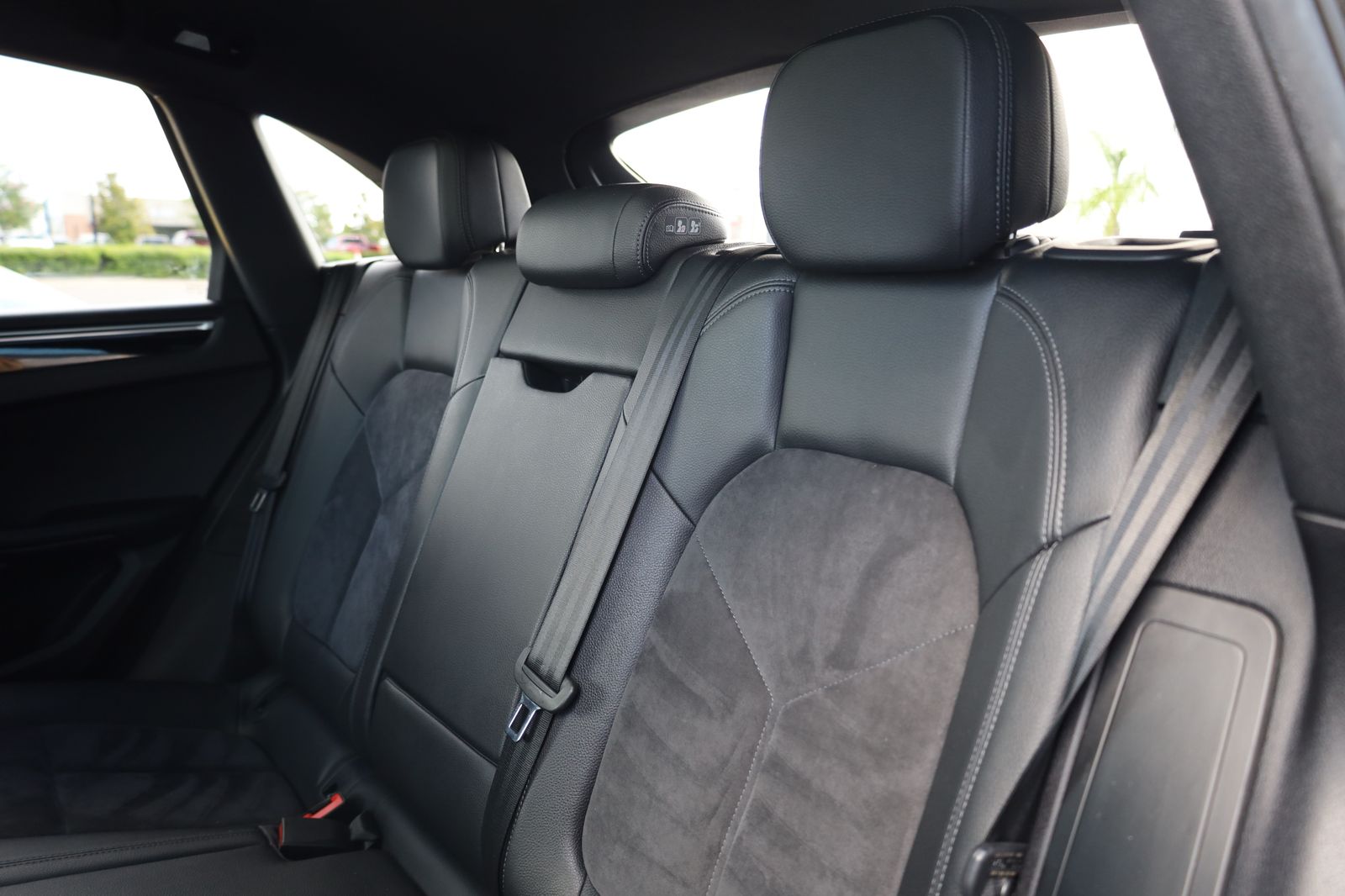 2018 Porsche Macan Base AWD