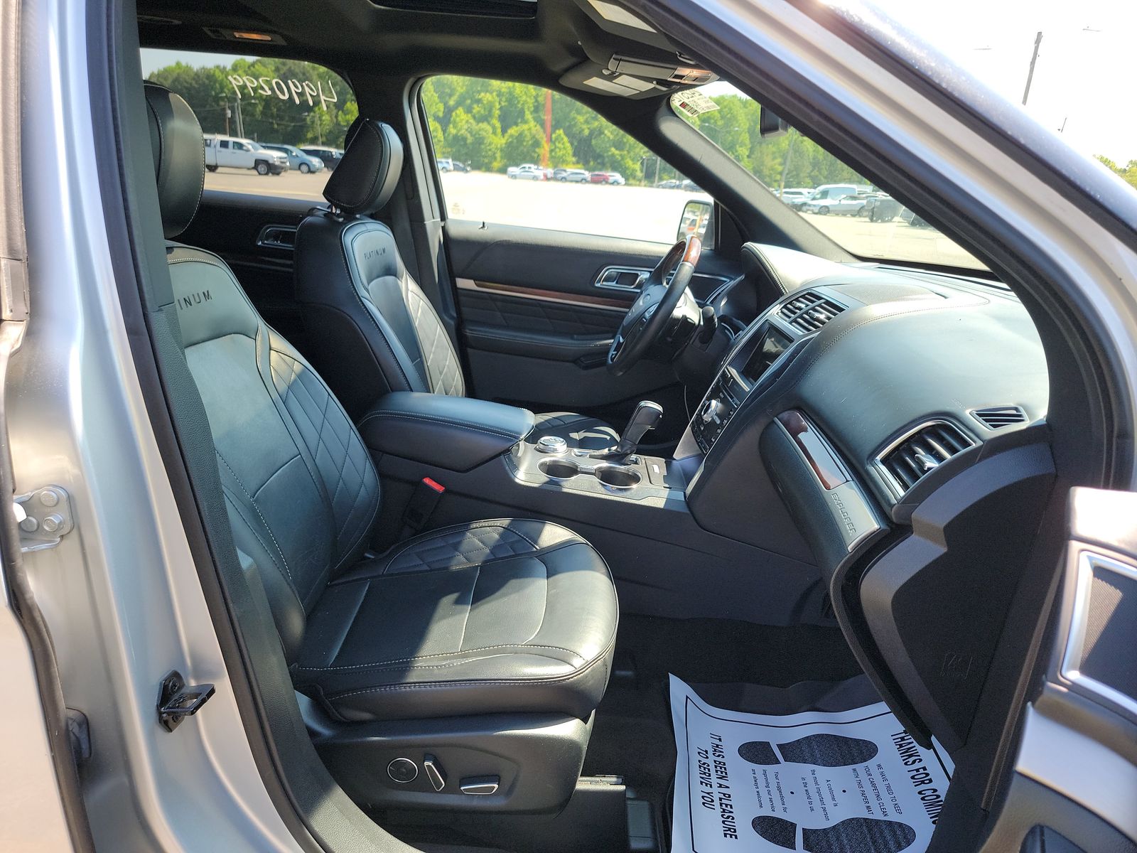 FORD EXPLORER - 9