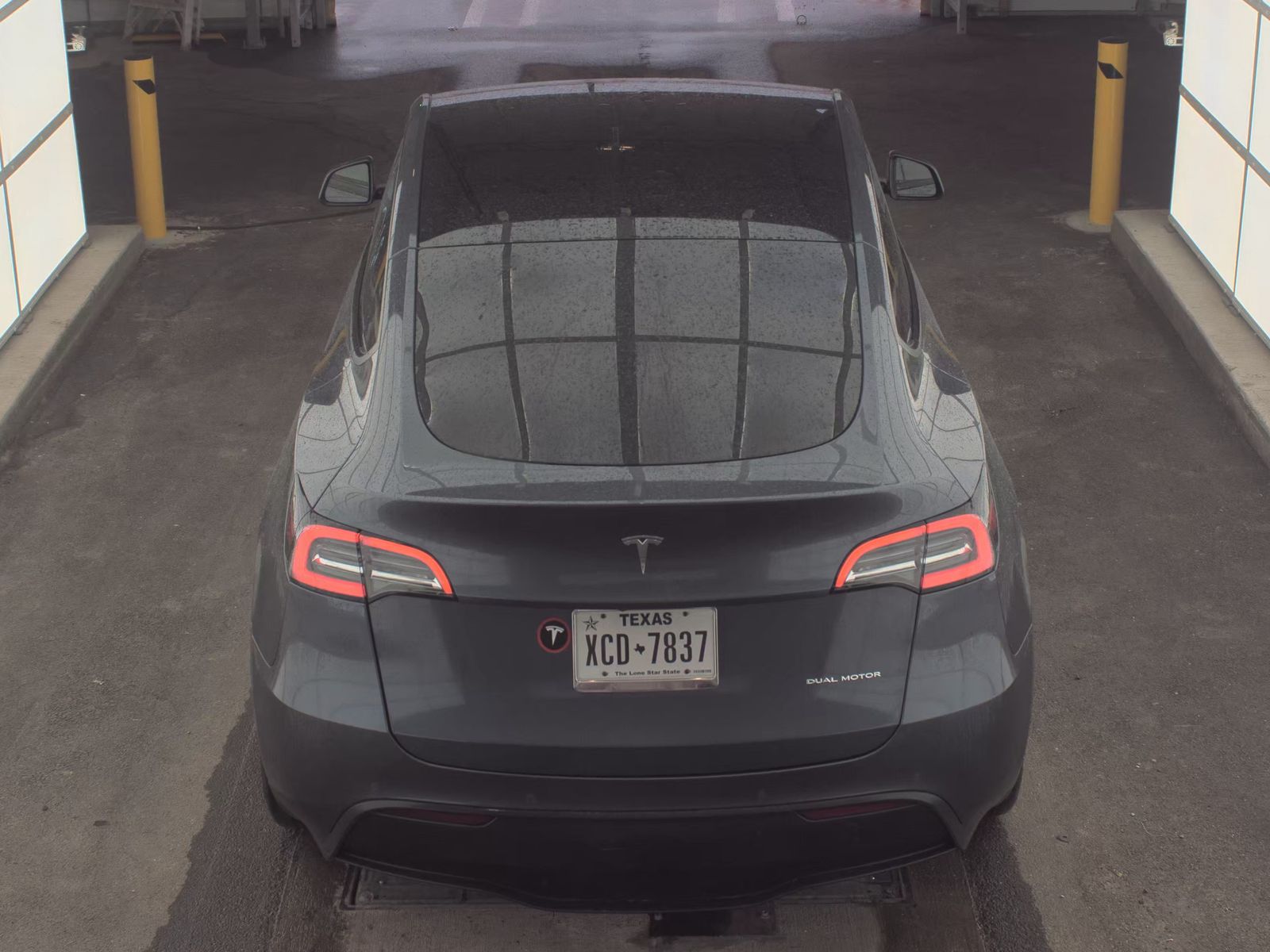 TESLA MODEL Y - 7