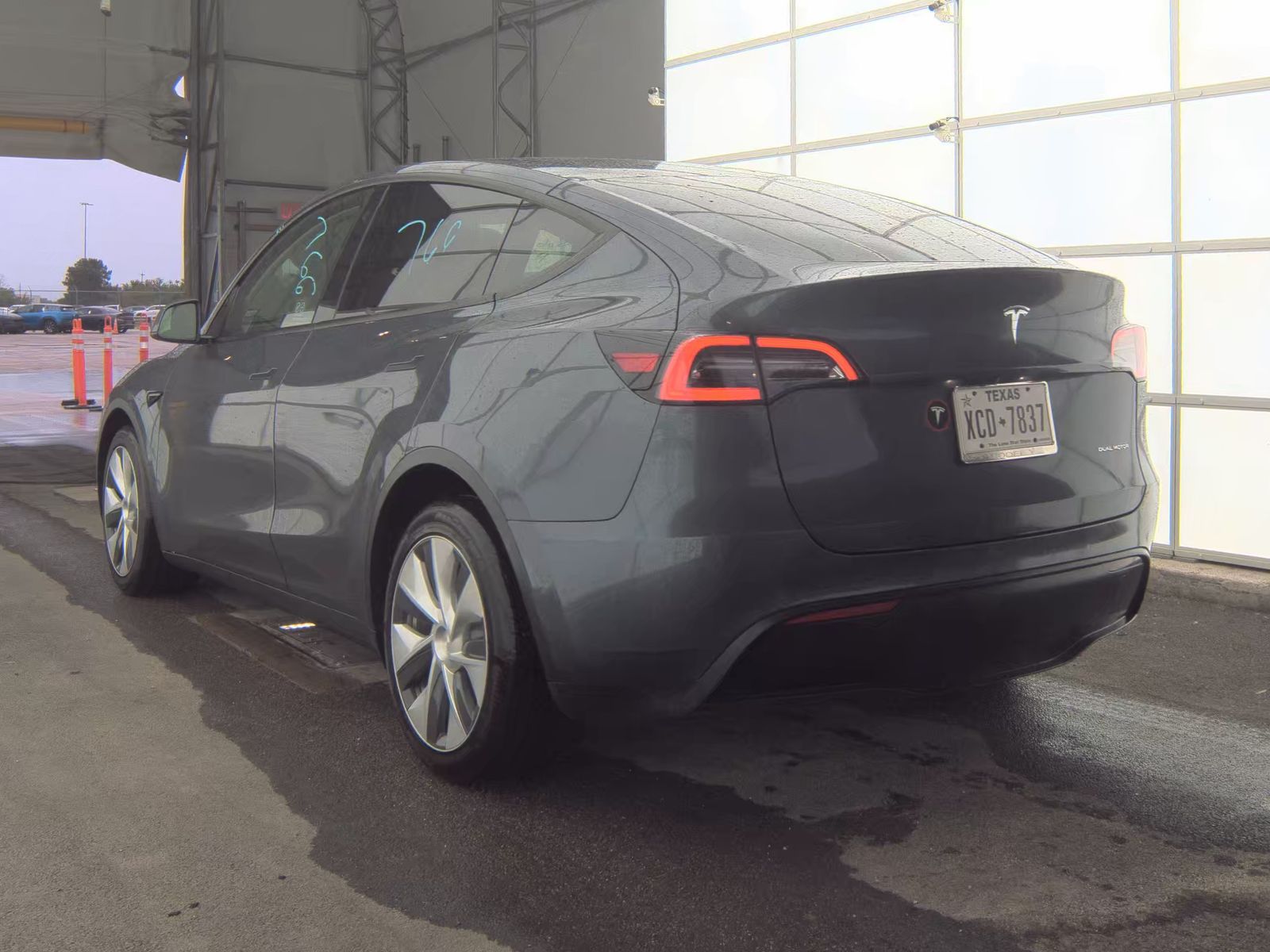 TESLA MODEL Y - 9