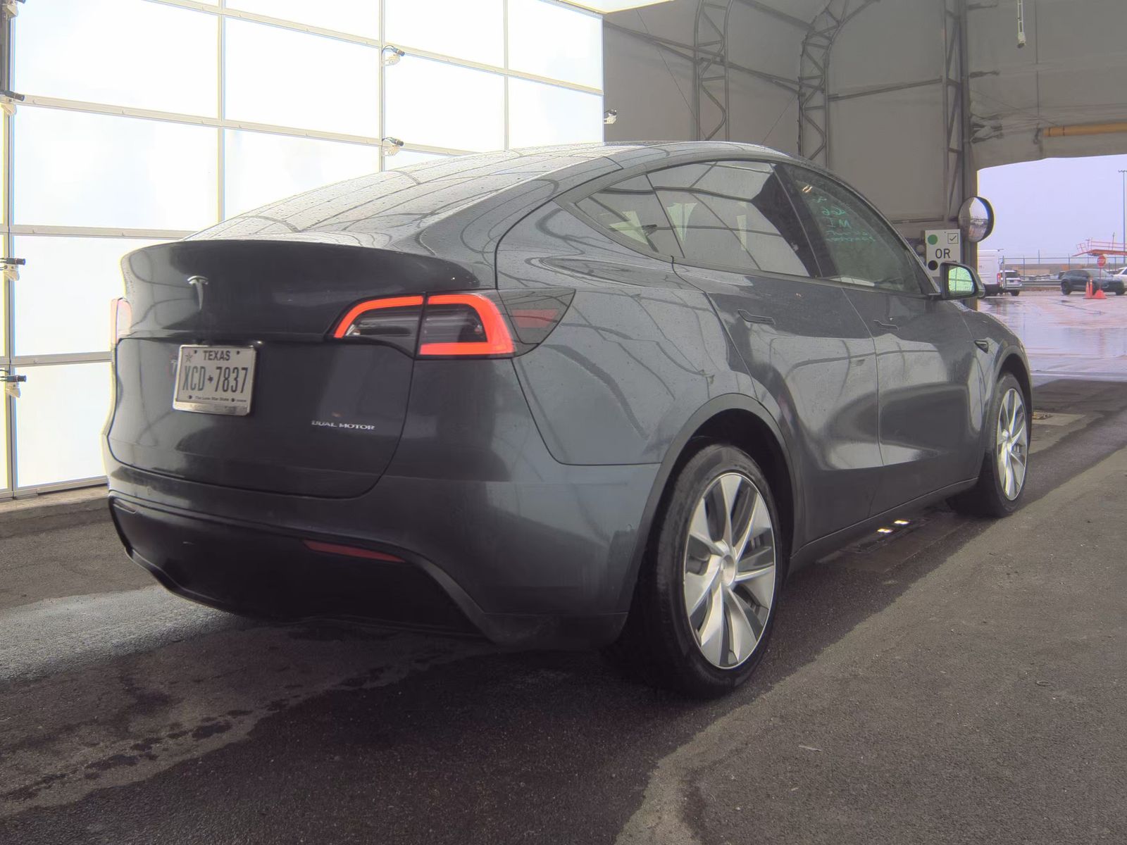TESLA MODEL Y - 6