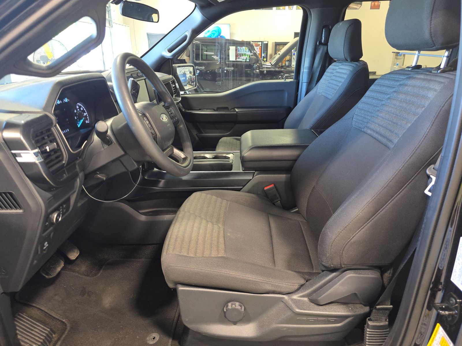 FORD F-150 - 8
