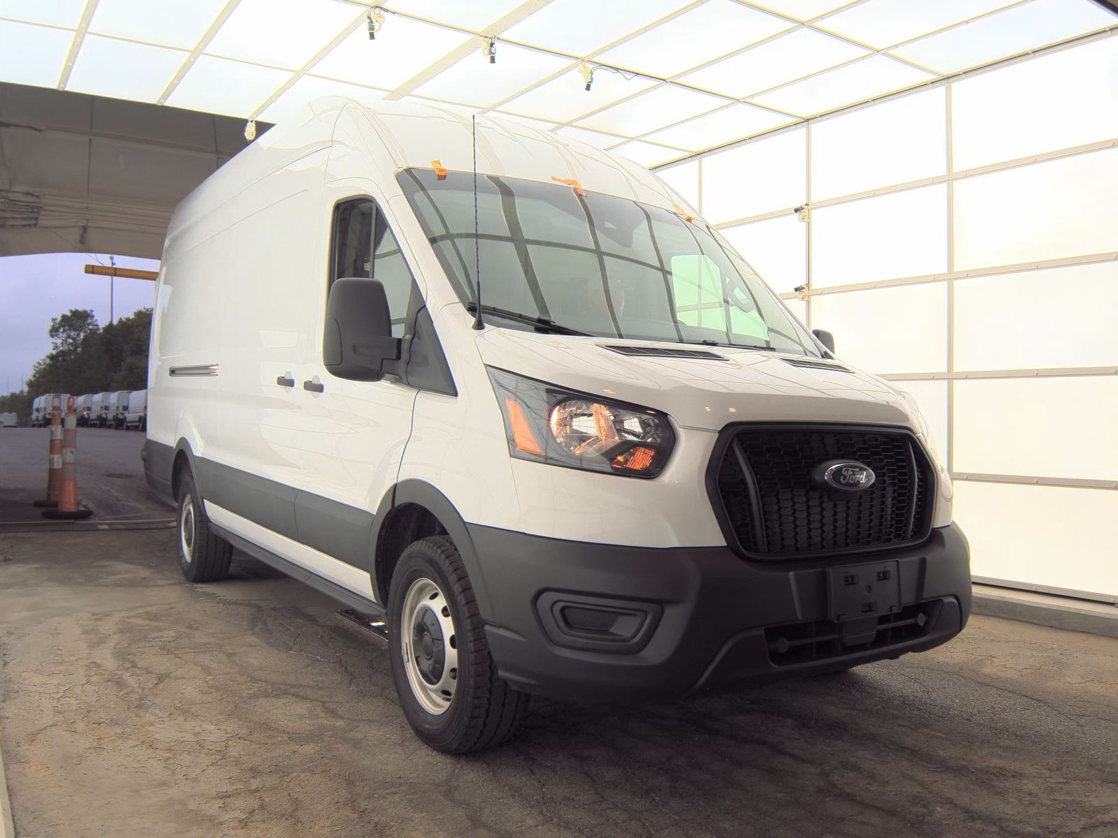 FORD TRANSIT 250 - 5