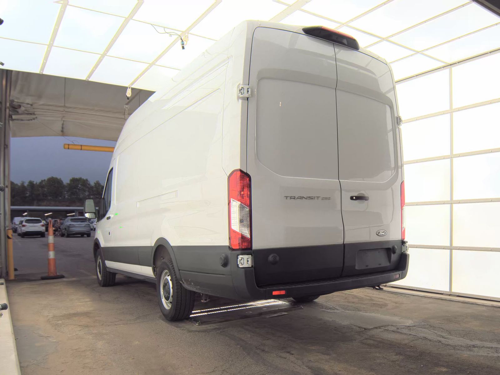 FORD TRANSIT 250 - 9