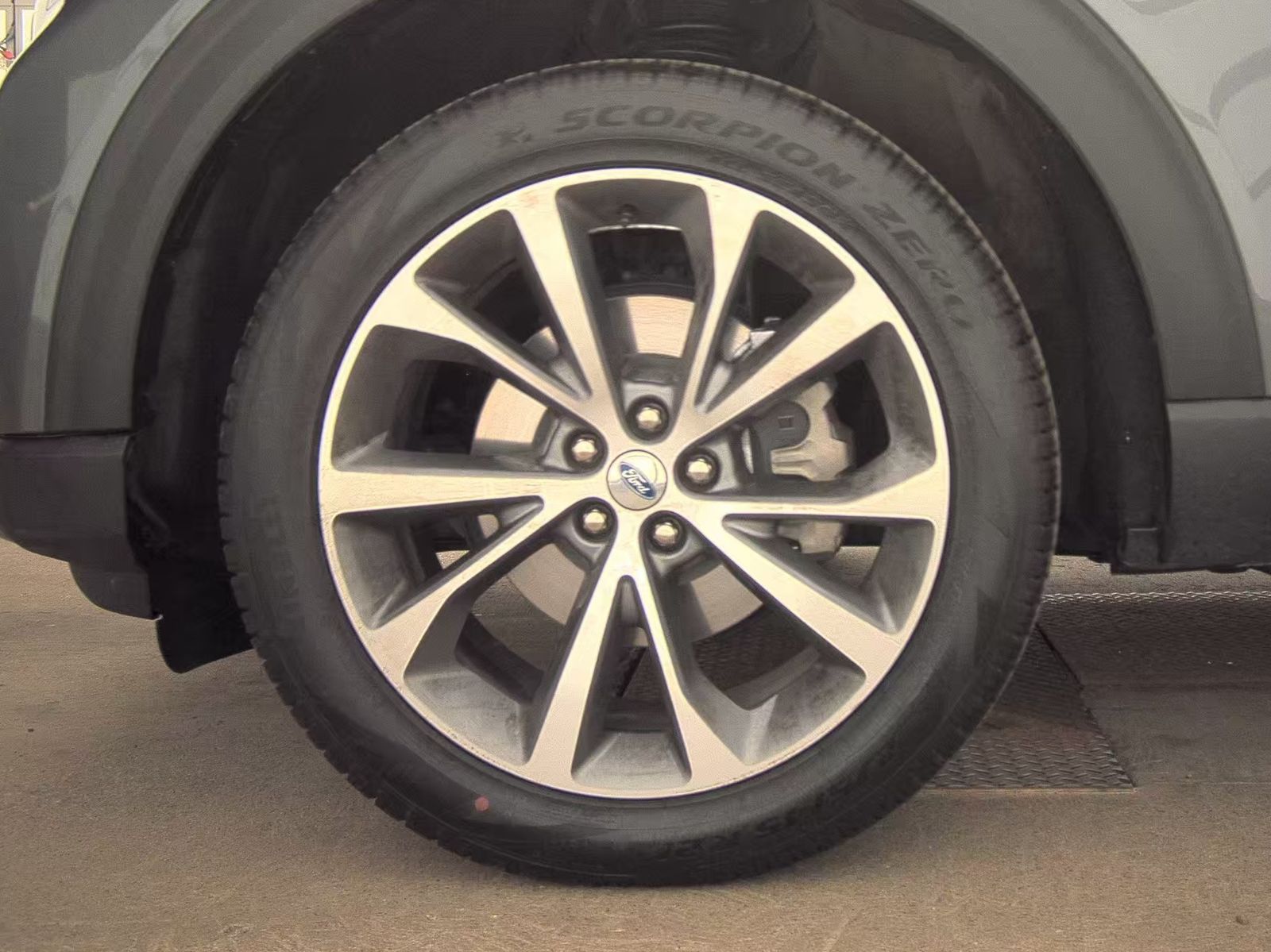FORD EXPLORER - 10