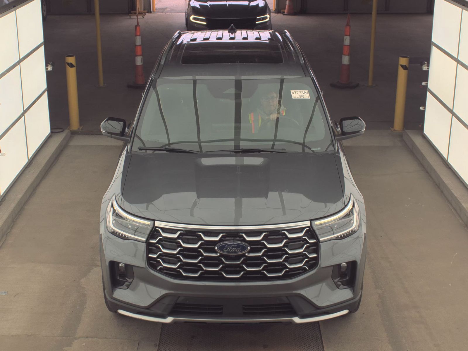 FORD EXPLORER - 3