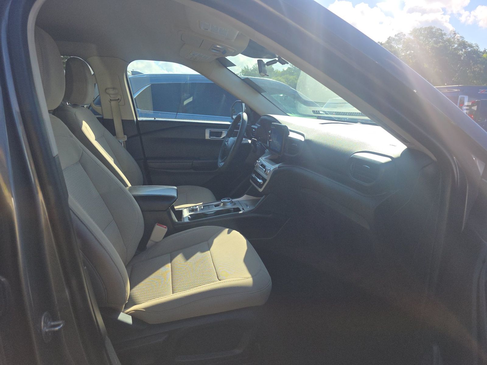FORD EXPLORER - 9