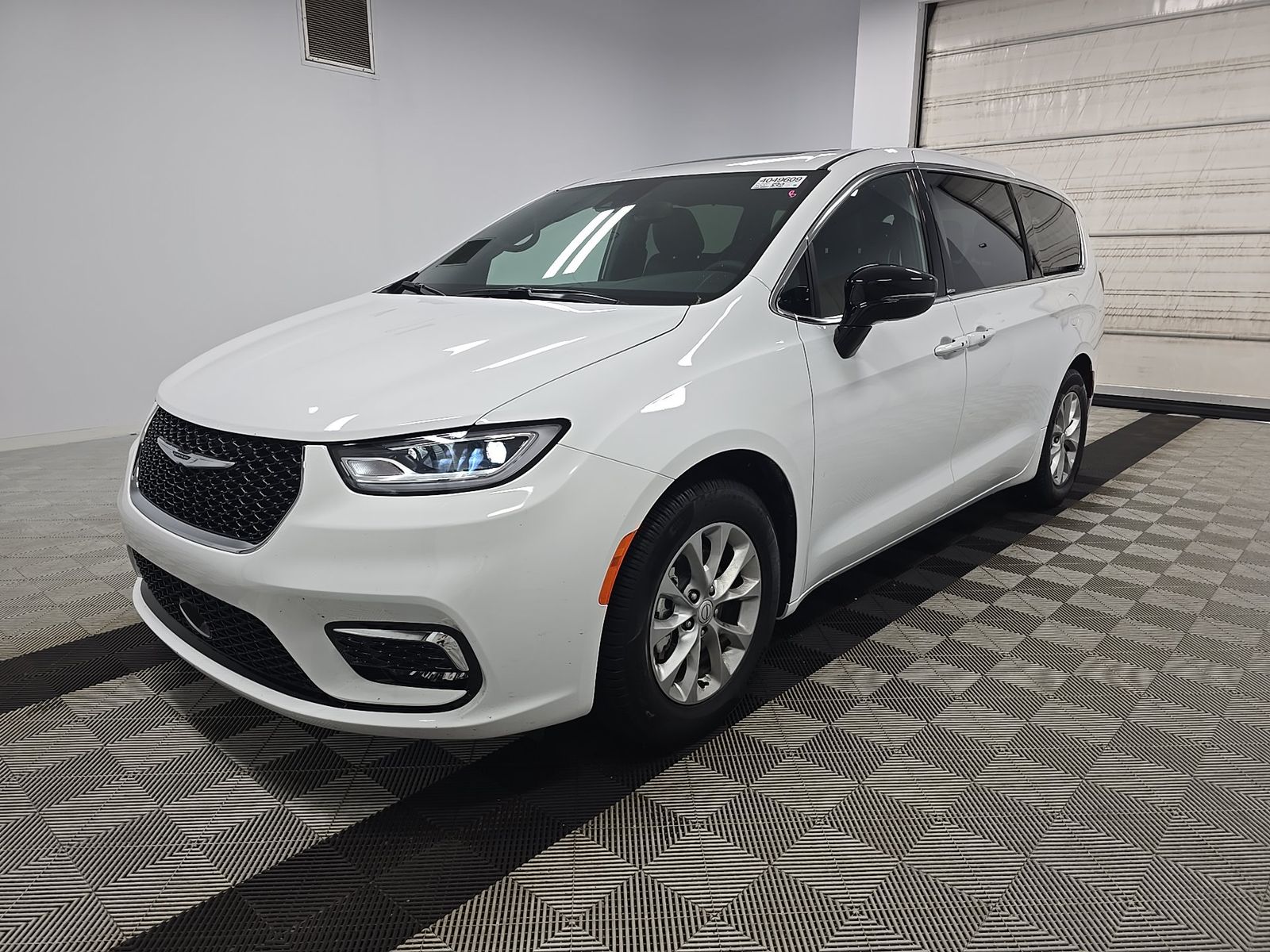 2026 Chrysler Pacifica's photo