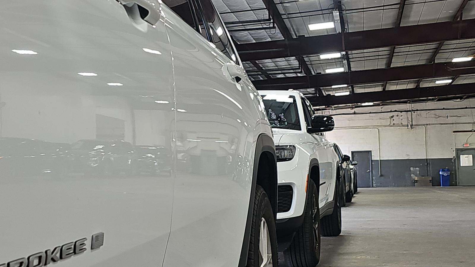 2024 Jeep Grand Cherokee L Laredo RWD