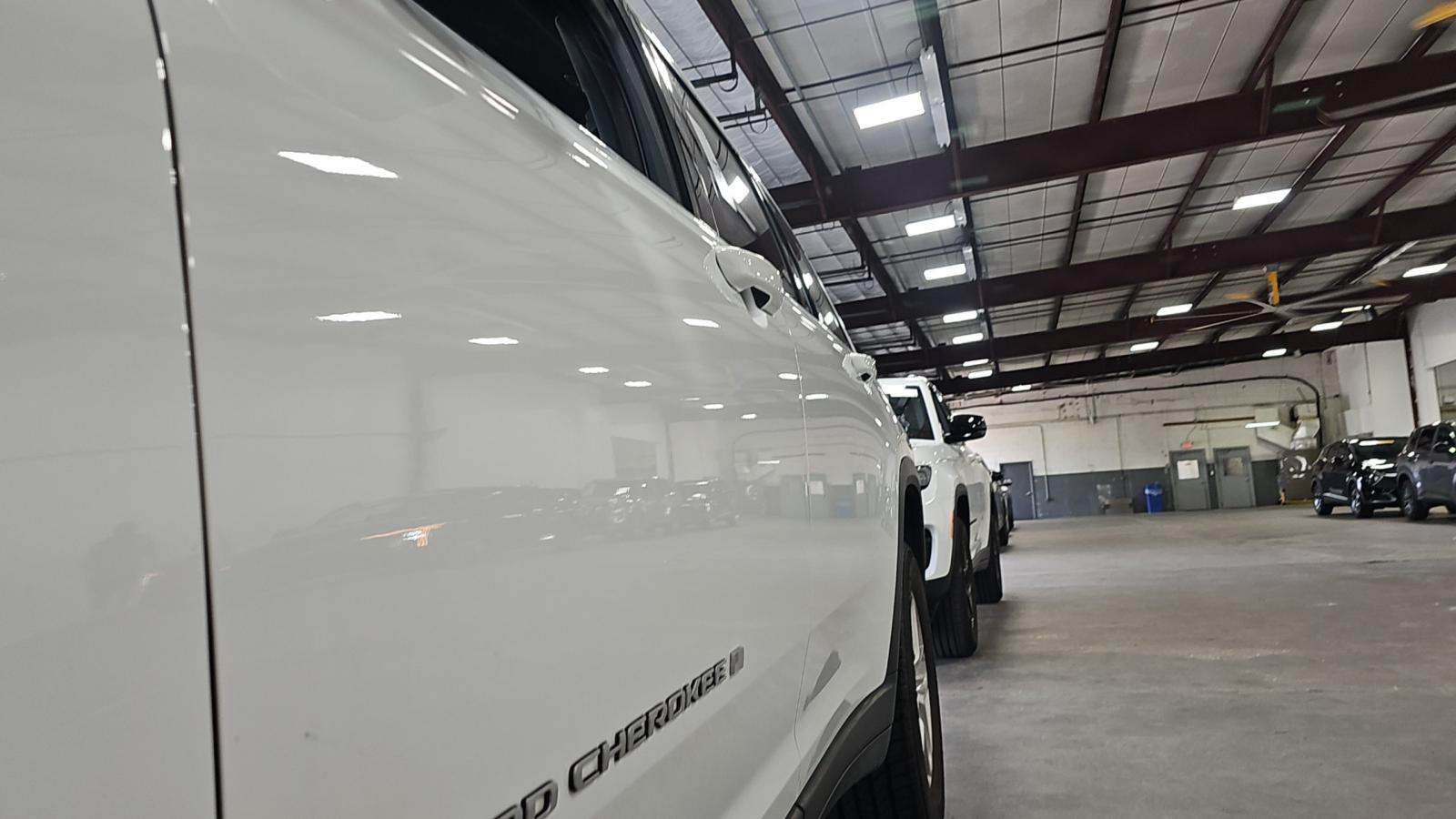 2024 Jeep Grand Cherokee L Laredo RWD