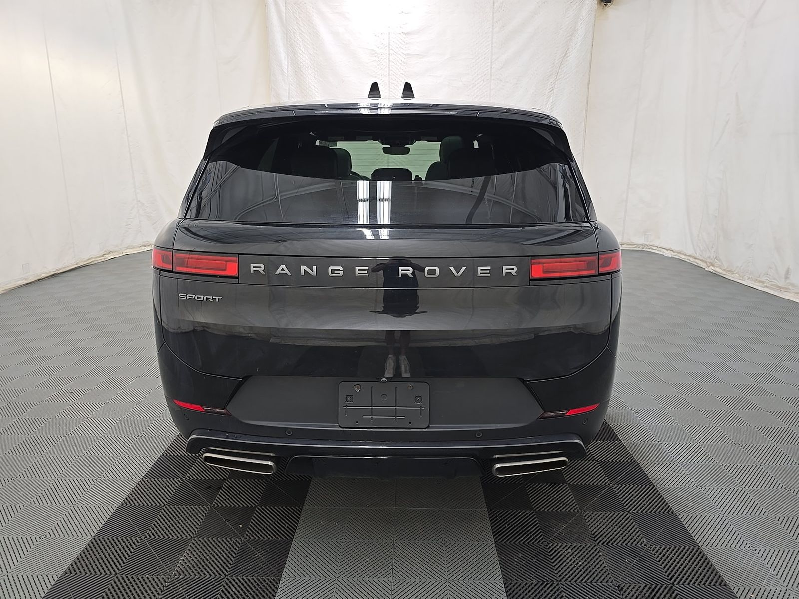 2025 Land Rover Range Rover Sport SE FWD