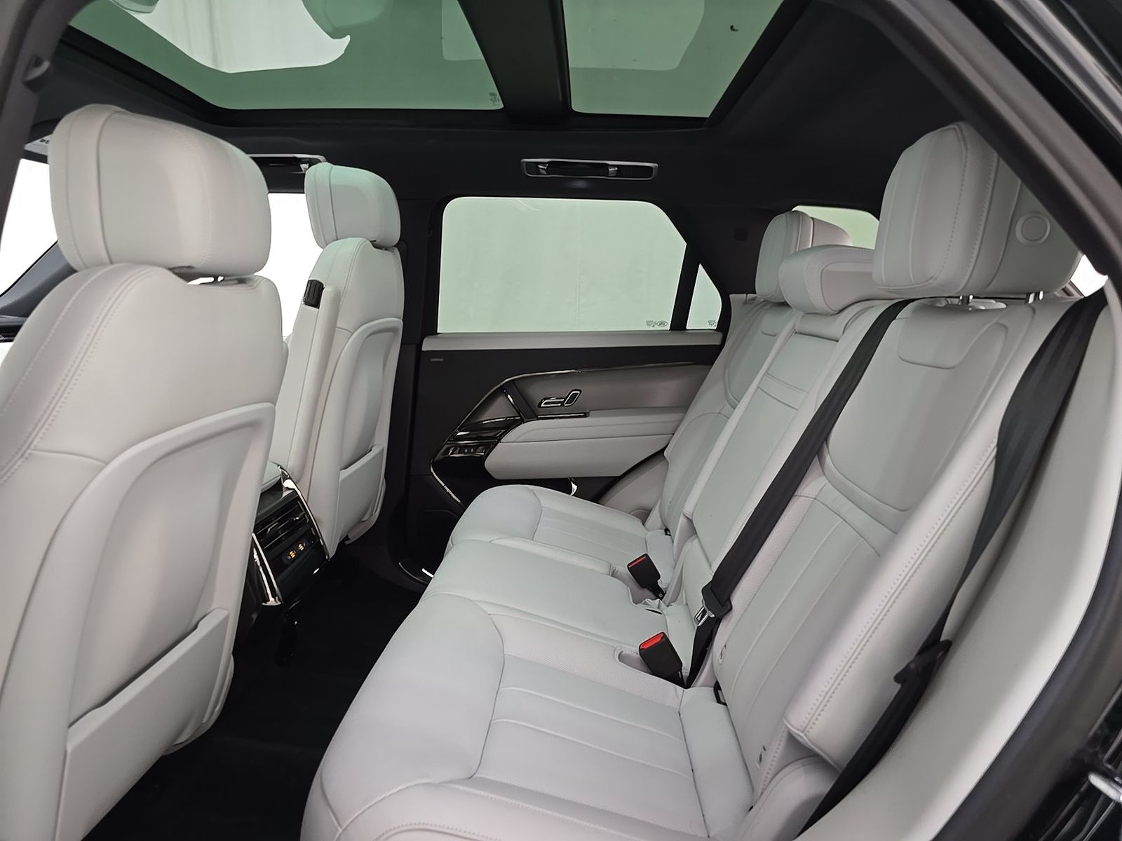 2025 Land Rover Range Rover Sport SE FWD