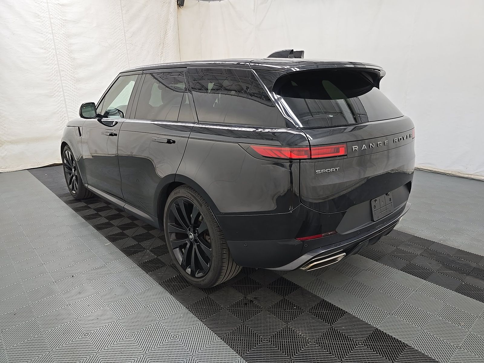 2025 Land Rover Range Rover Sport SE FWD
