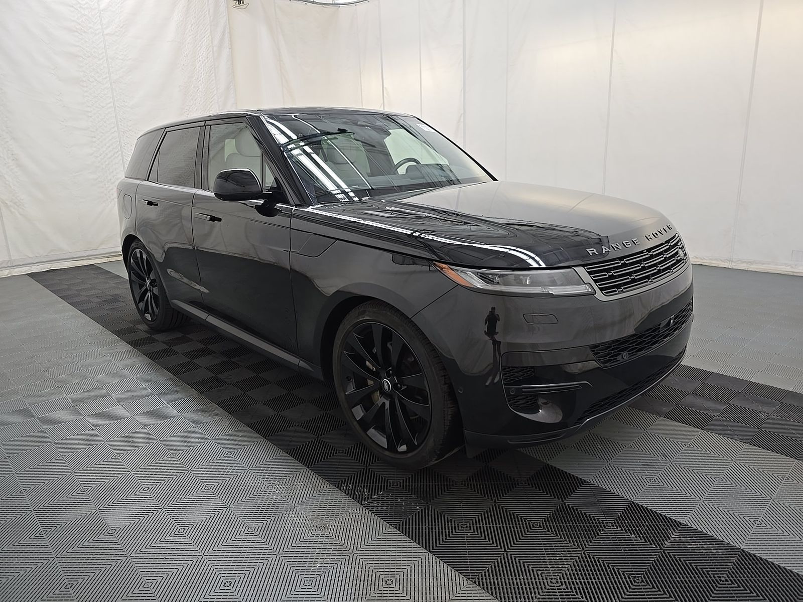 2025 Land Rover Range Rover Sport SE FWD