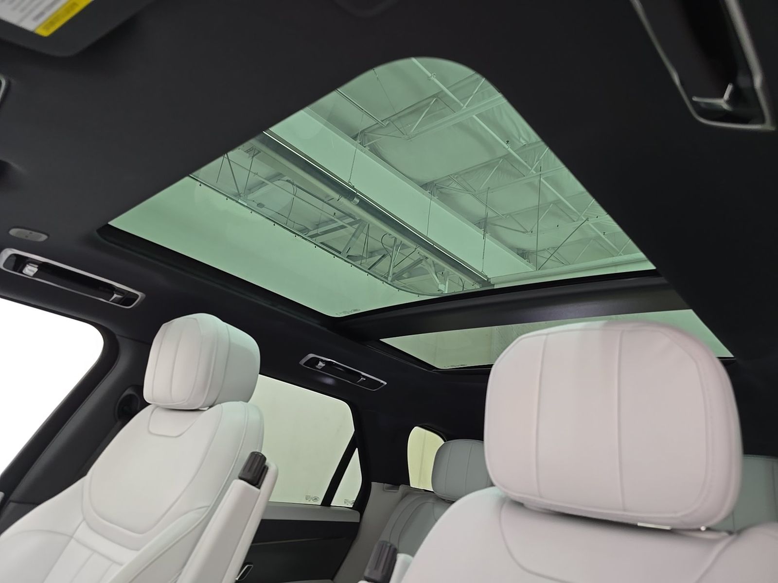 2025 Land Rover Range Rover Sport SE FWD