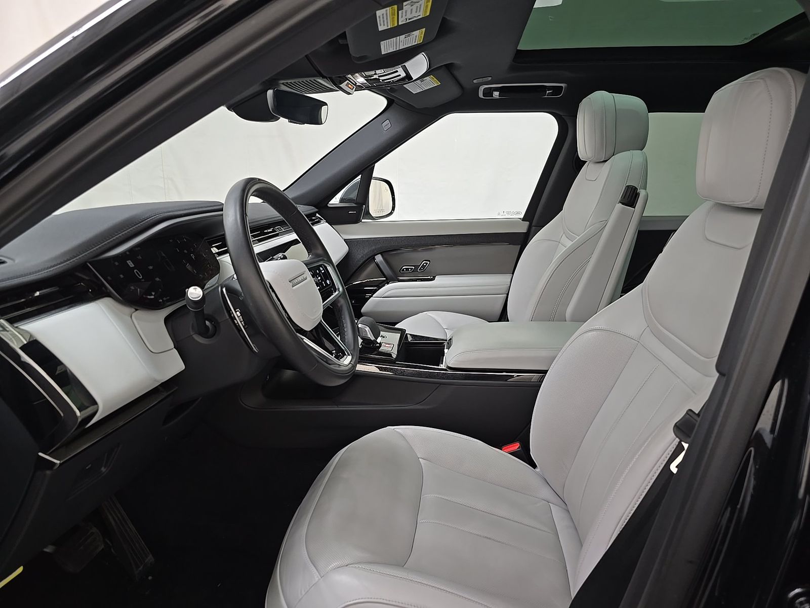 2025 Land Rover Range Rover Sport SE FWD