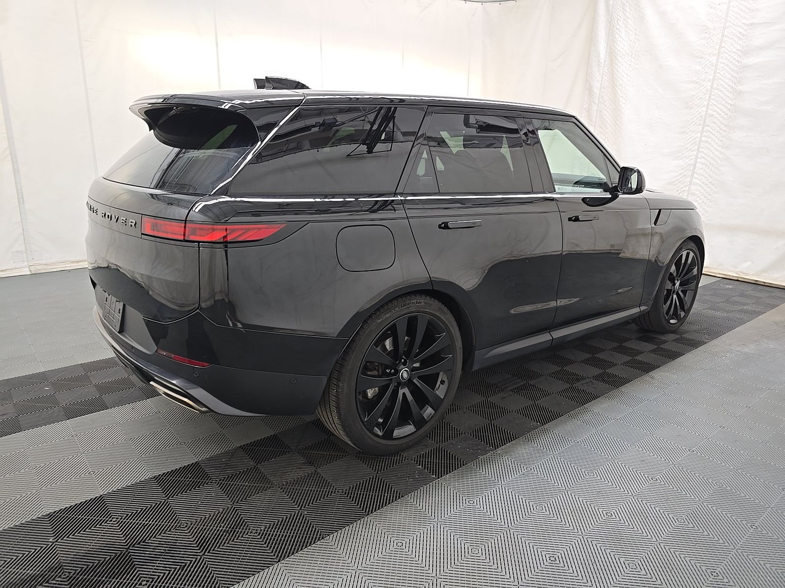2025 Land Rover Range Rover Sport SE FWD