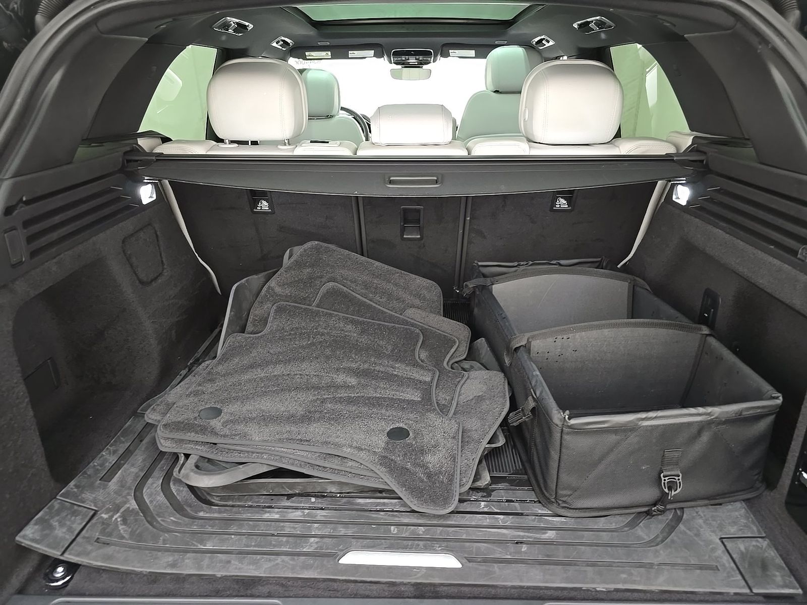 2025 Land Rover Range Rover Sport SE FWD