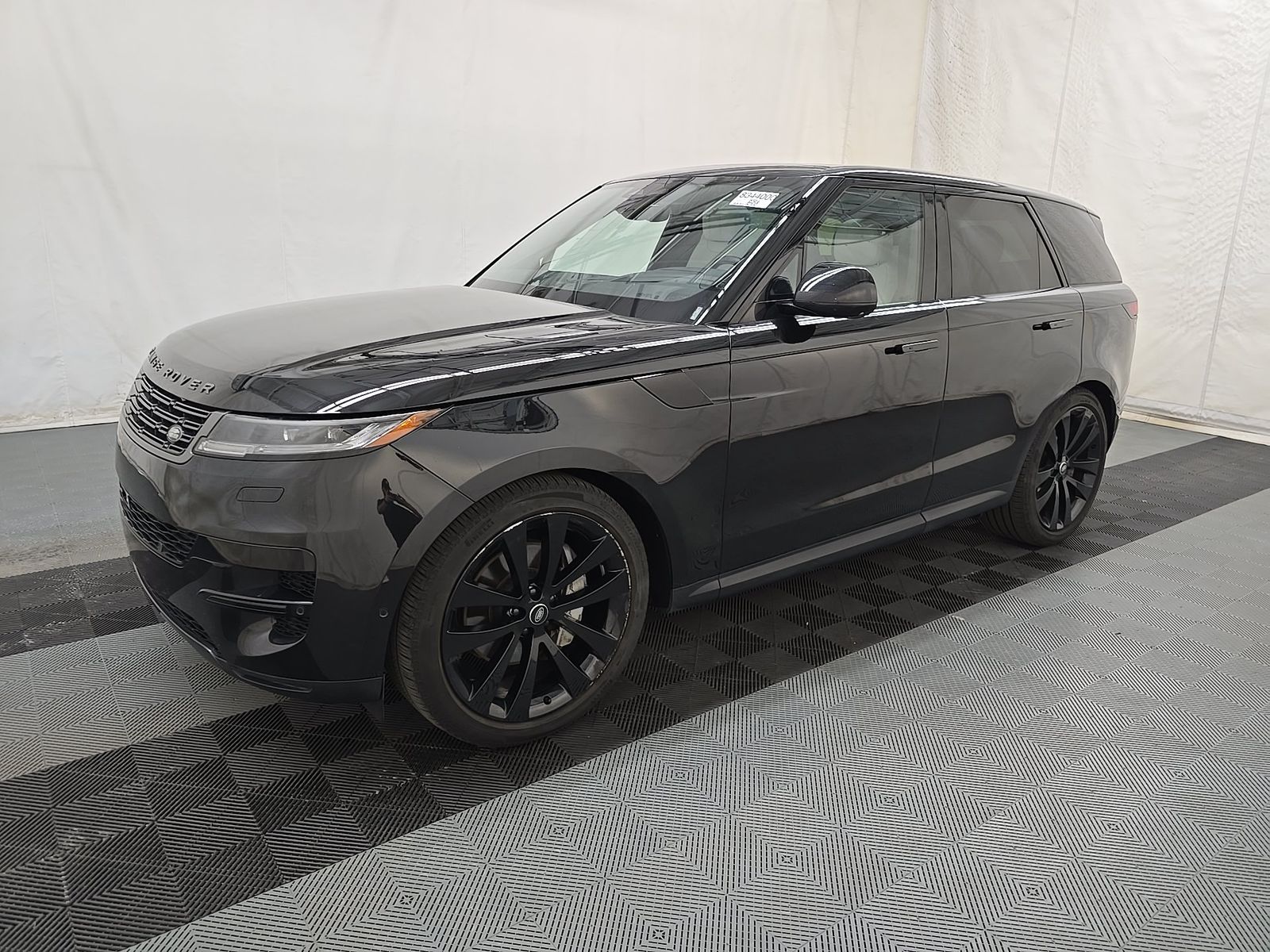 2025 Land Rover Range Rover Sport SE FWD