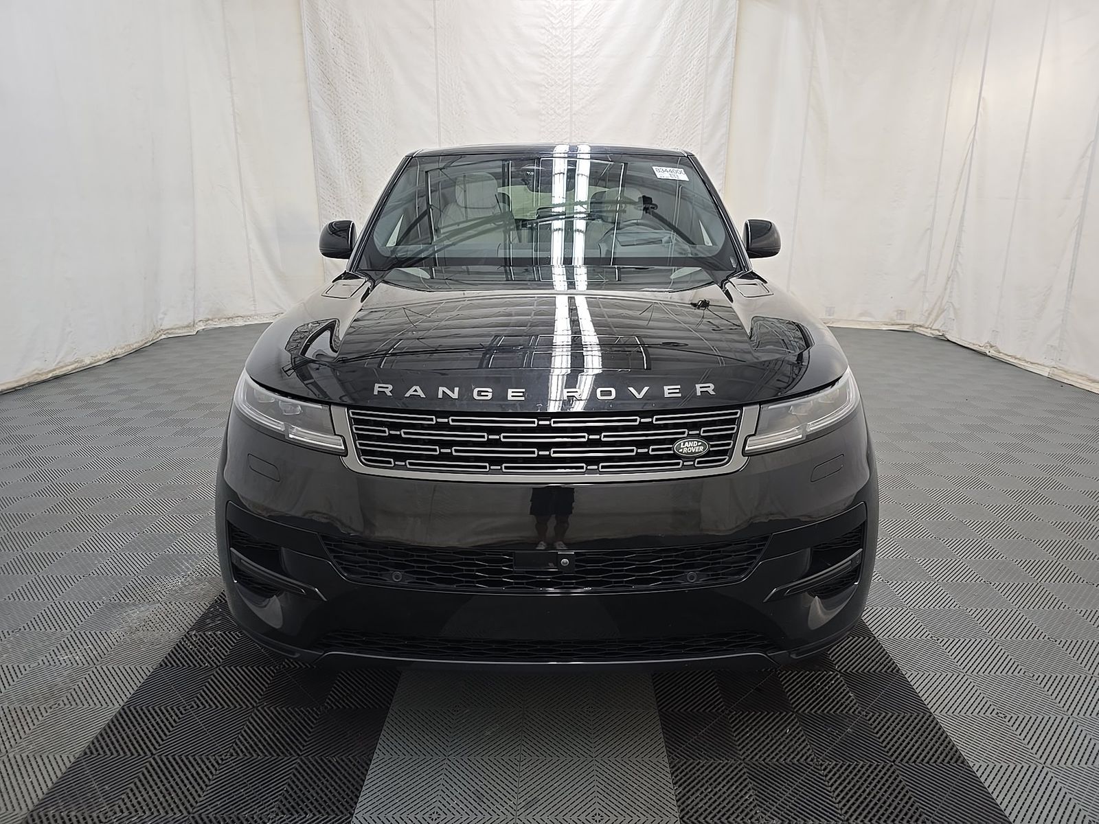 2025 Land Rover Range Rover Sport SE FWD