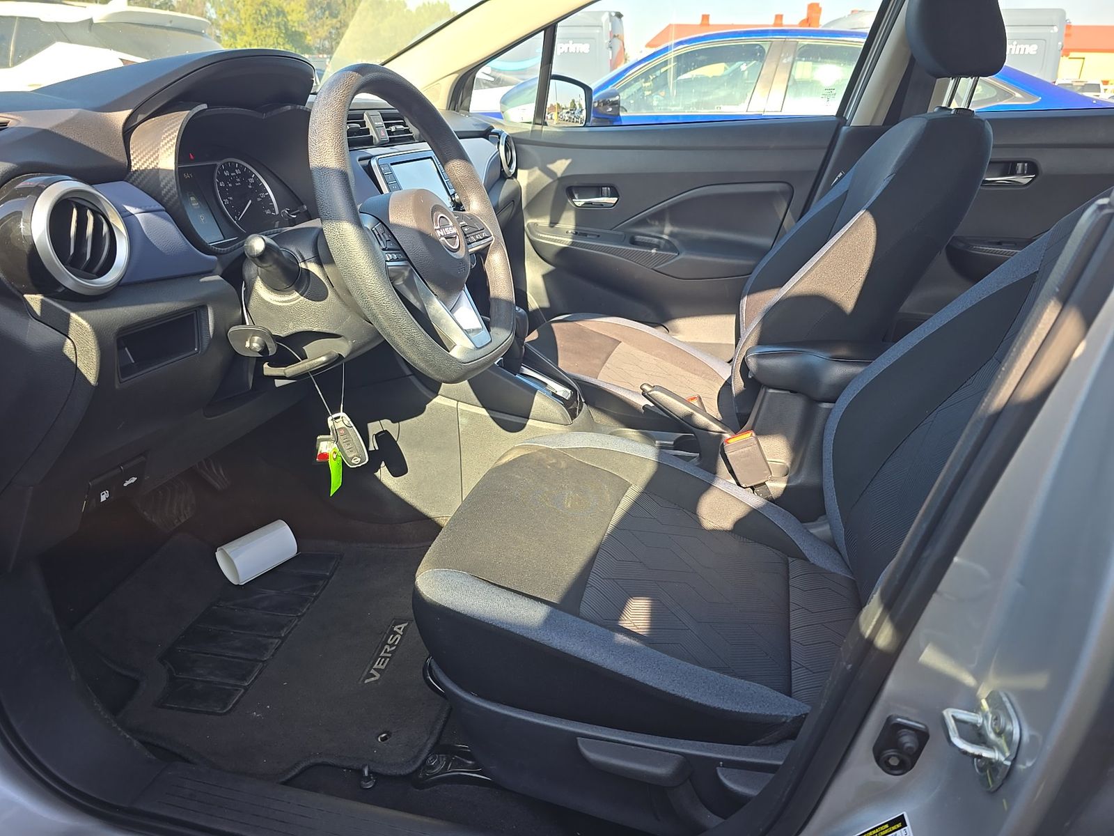NISSAN VERSA - 8