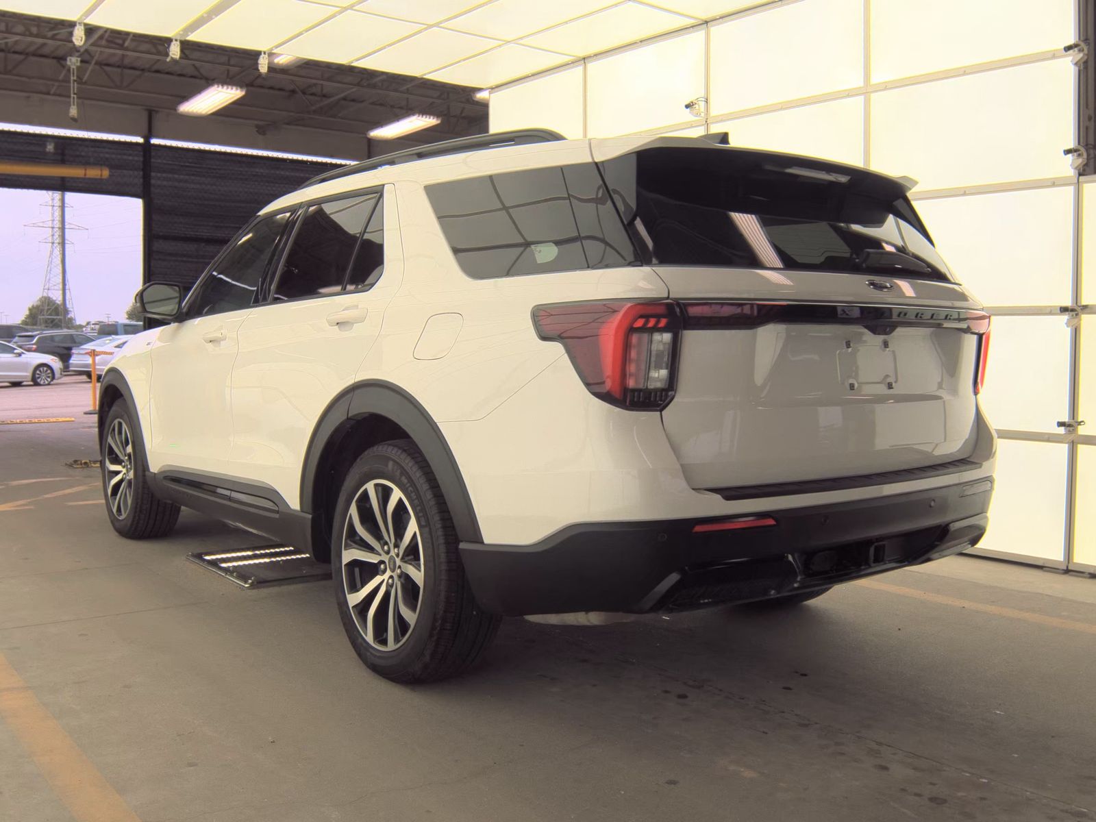 FORD EXPLORER - 9