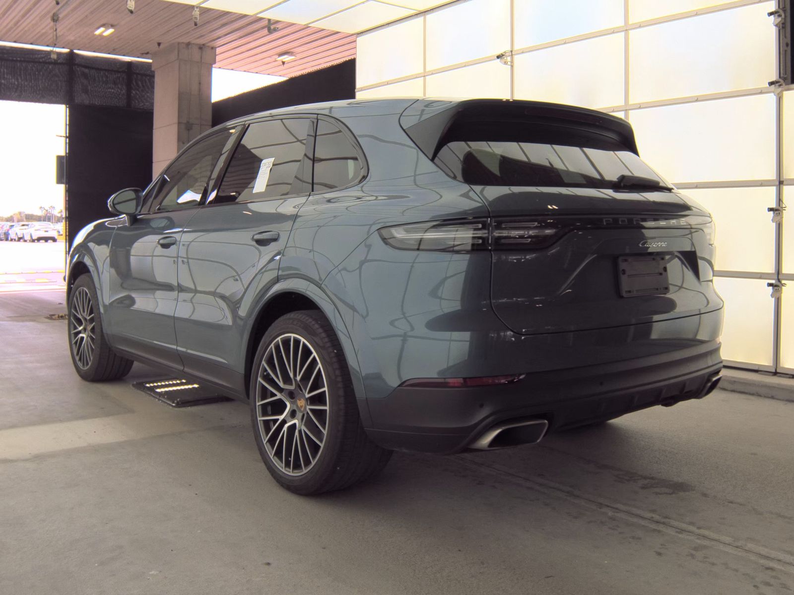 PORSCHE CAYENNE - 9