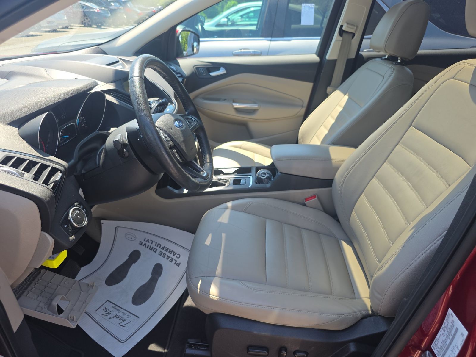 FORD ESCAPE - 8