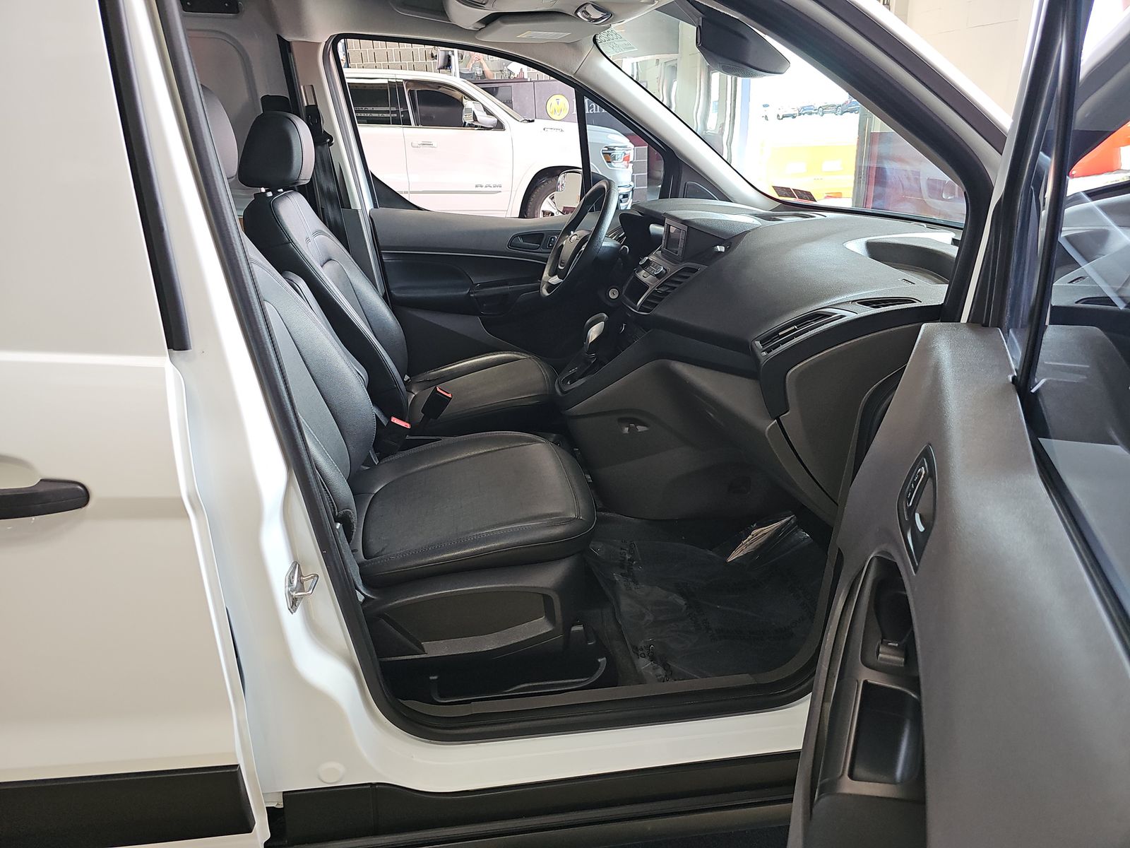 FORD TRANSIT CONNECT - 9