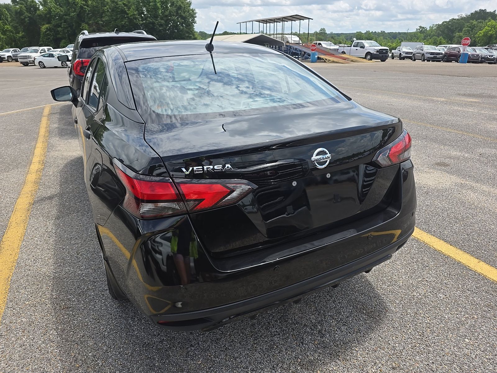 NISSAN VERSA - 6