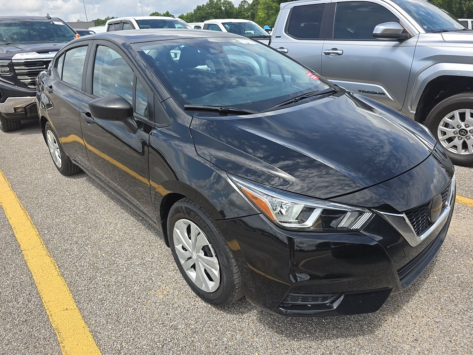 NISSAN VERSA - 4