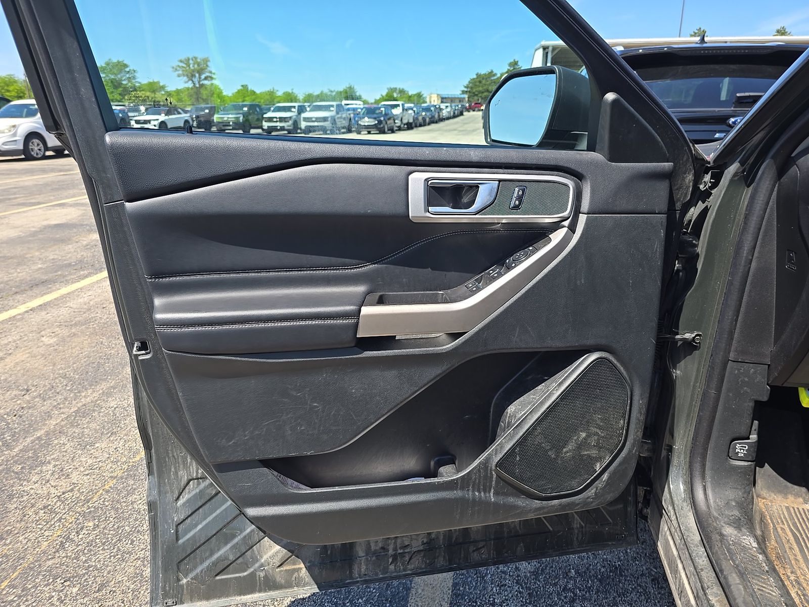 FORD EXPLORER - 10
