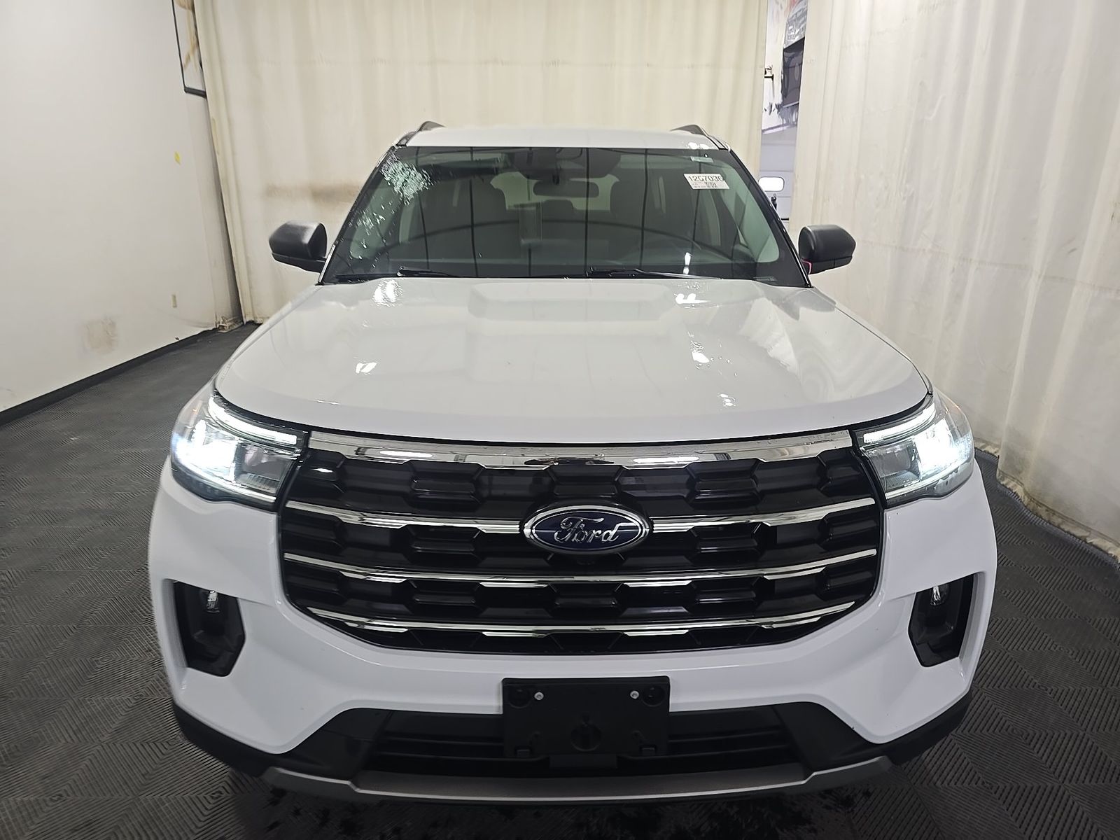 FORD EXPLORER - 3